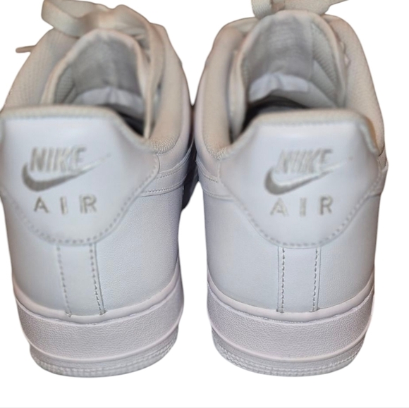 Men's Nike Air Force 1 Lace up Sneakers - Picture 4 of 14